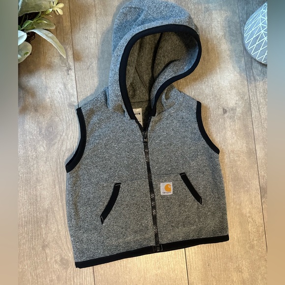 Carhartt Gray Hooded Fleece Vest Baby Boy Size 6 Months Like New Condition - Picture 8 of 15